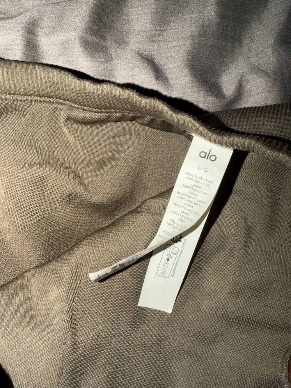 ALO Yoga Seamless Ribbed Favorite Bra Tank - Picture 2 of 3